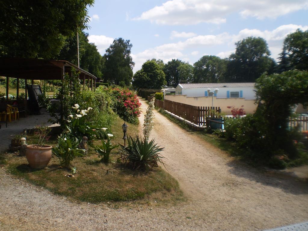 Camping Le Bois Jahan Brunelles Kültér fotó