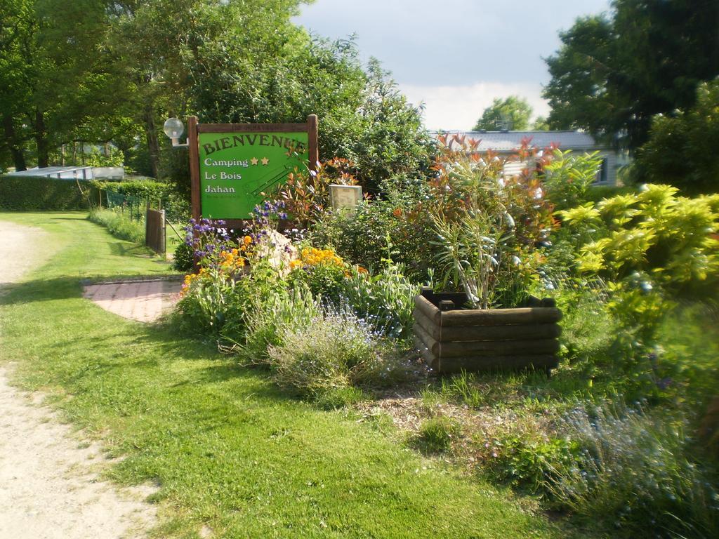 Camping Le Bois Jahan Brunelles Kültér fotó